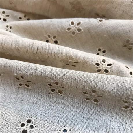 Linen Broderie Anglaise Image 1