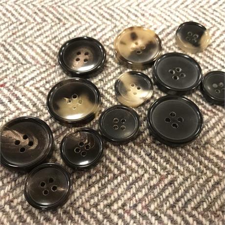 4-Hole Horn Button Image 1