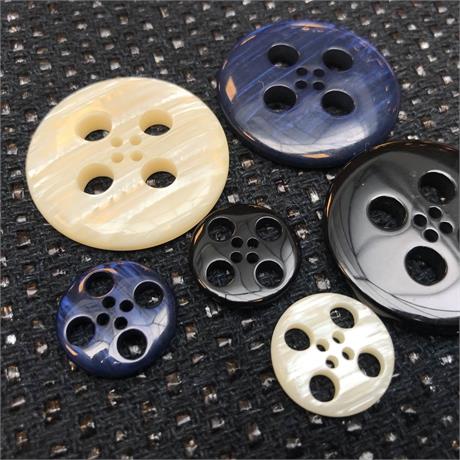 4-Hole Button Image 1