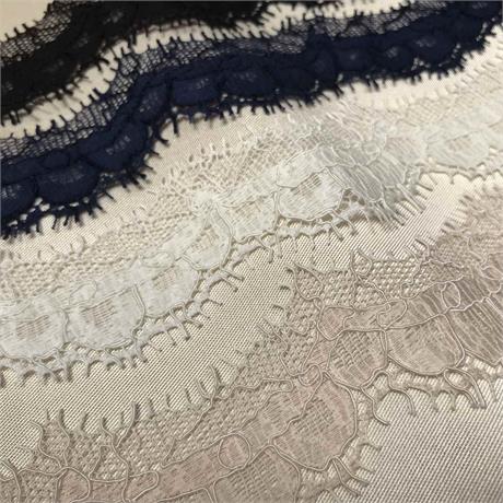 Fine French Corded Scallop Lace Edging Image 1