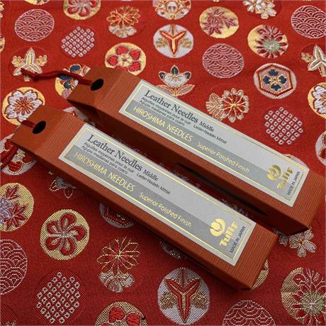 Tulip Leather Needles Medium Image 1