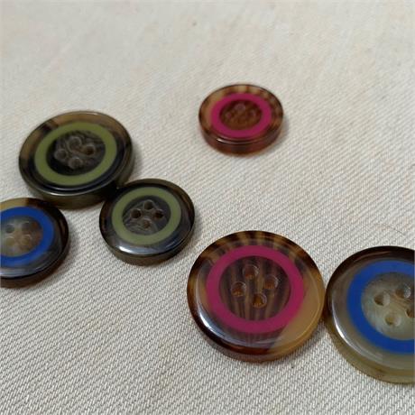 4-Hole Resin Mock Horn Button Image 1