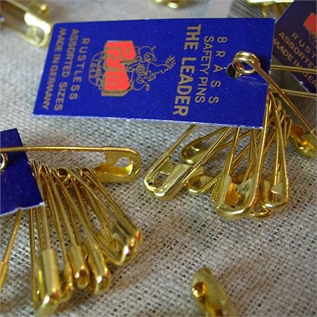 Gilt Midget Safety Pins Image 1