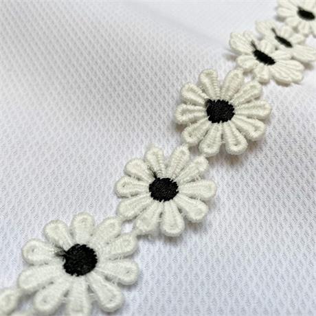 Daisy Guipure Trim Image 1