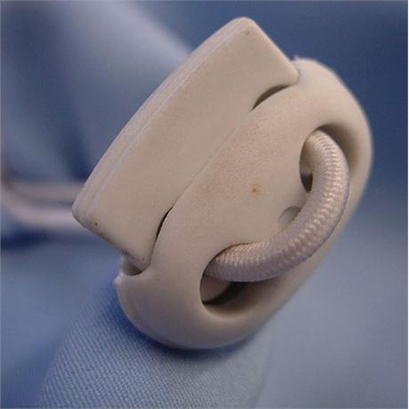 Dual Cord Lock Image 1