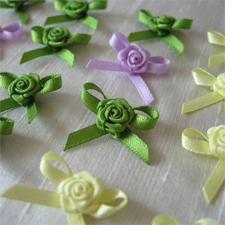 Ribbon Bows/Roses 22mm Image 1
