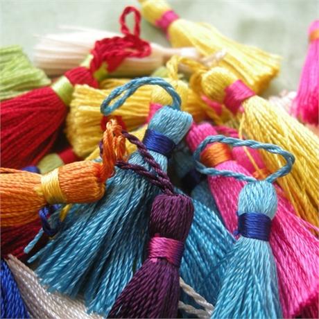 Small Rayon Tassels 40mm Image 1