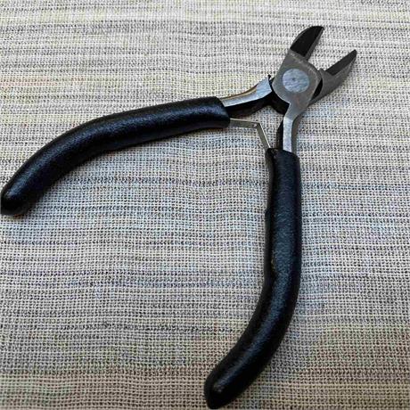 Side Cutter Pliers Image 1