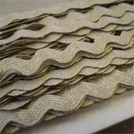 Natural Linen Ric-Rac 12mm Image 1