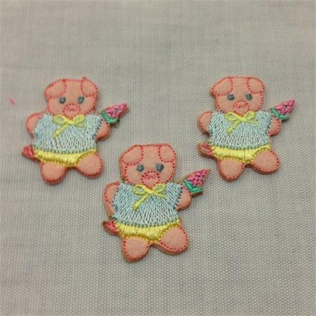 Pink Piglet Motif Image 1