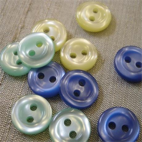 Shirt Buttons 2-Hole Sz16 Image 1