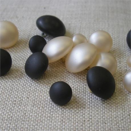 Round Satin Button 8mm Image 1