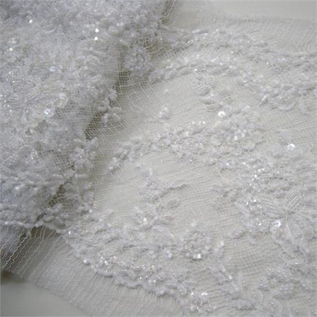 Fine White Beaded Lace 20cm Image 1