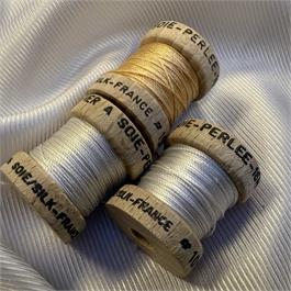 Au Ver a Soie French Silk Perle - 16m Thumbnail Image 1