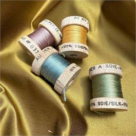 Au Ver a Soie French Silk Perle - 16m Thumbnail Image 0