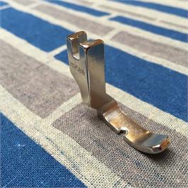 Wide Left Hand Industrial Zipper Foot Thumbnail Image 1