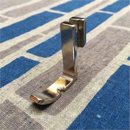 Right Hand Wide Industrial Zipper Foot Thumbnail Image 0