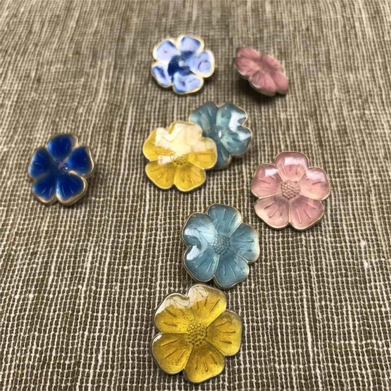 Enamelled Flower Button
