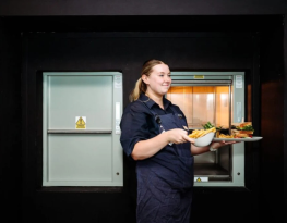 dumbwaiter-microlift-busy-cafe-optimised-thumbnail_65908106.png