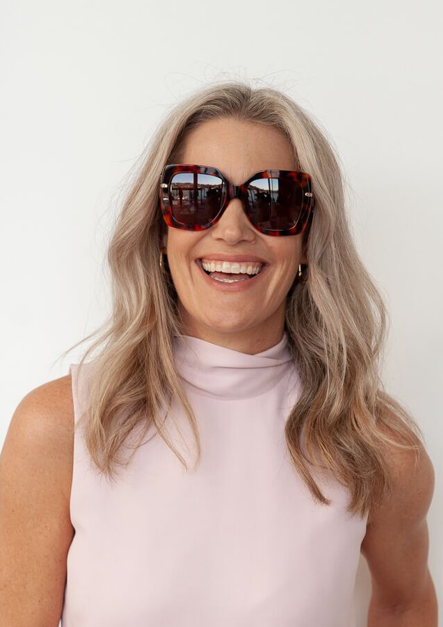 Model wearing XL sunglasses