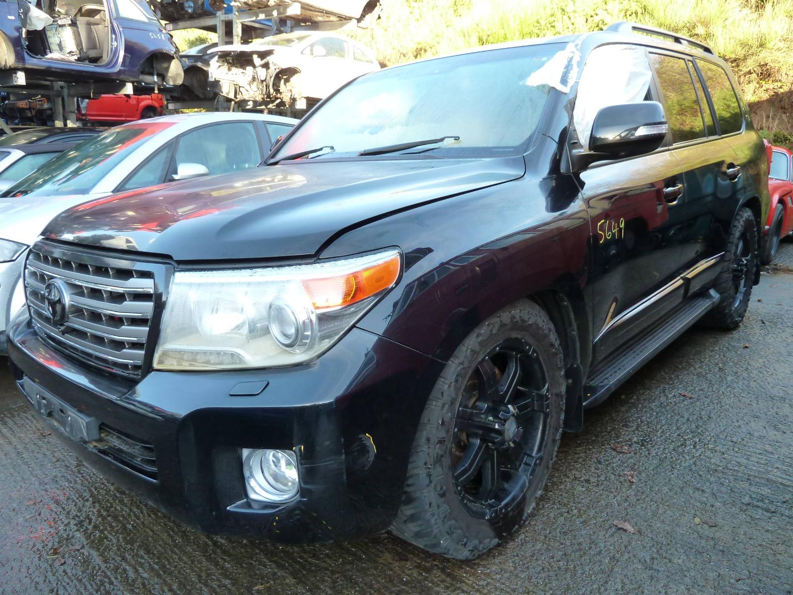 Image for a TOYOTA LAND CRUISER 2015 5 Door Estate