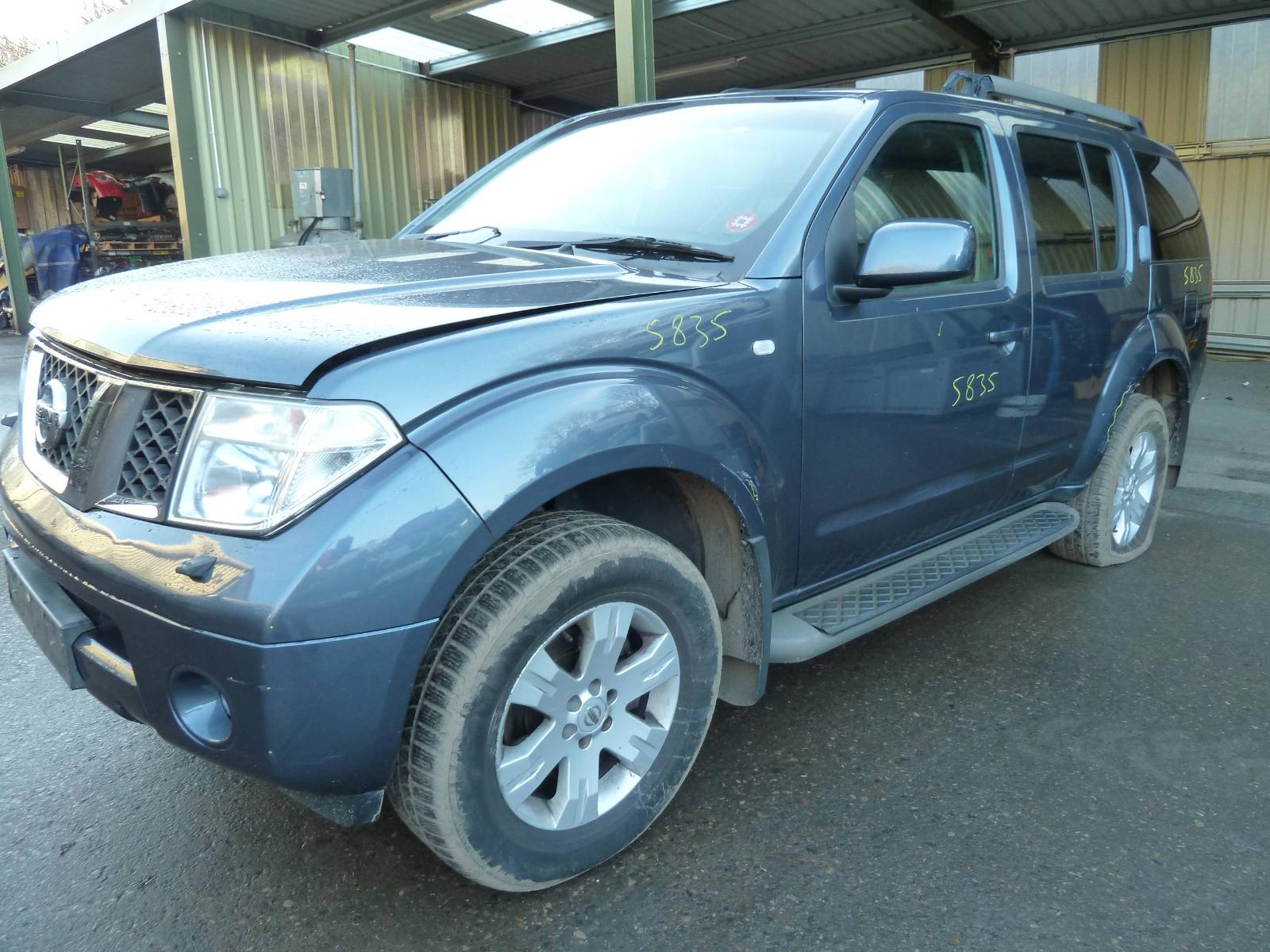 Image for a NISSAN PATHFINDER 2005 5 Door Estate