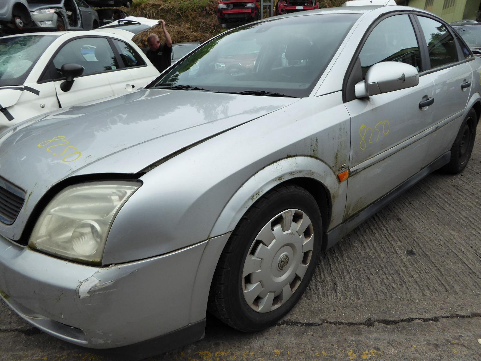 Image for a VAUXHALL VECTRA 2003 5 Door Hatchback