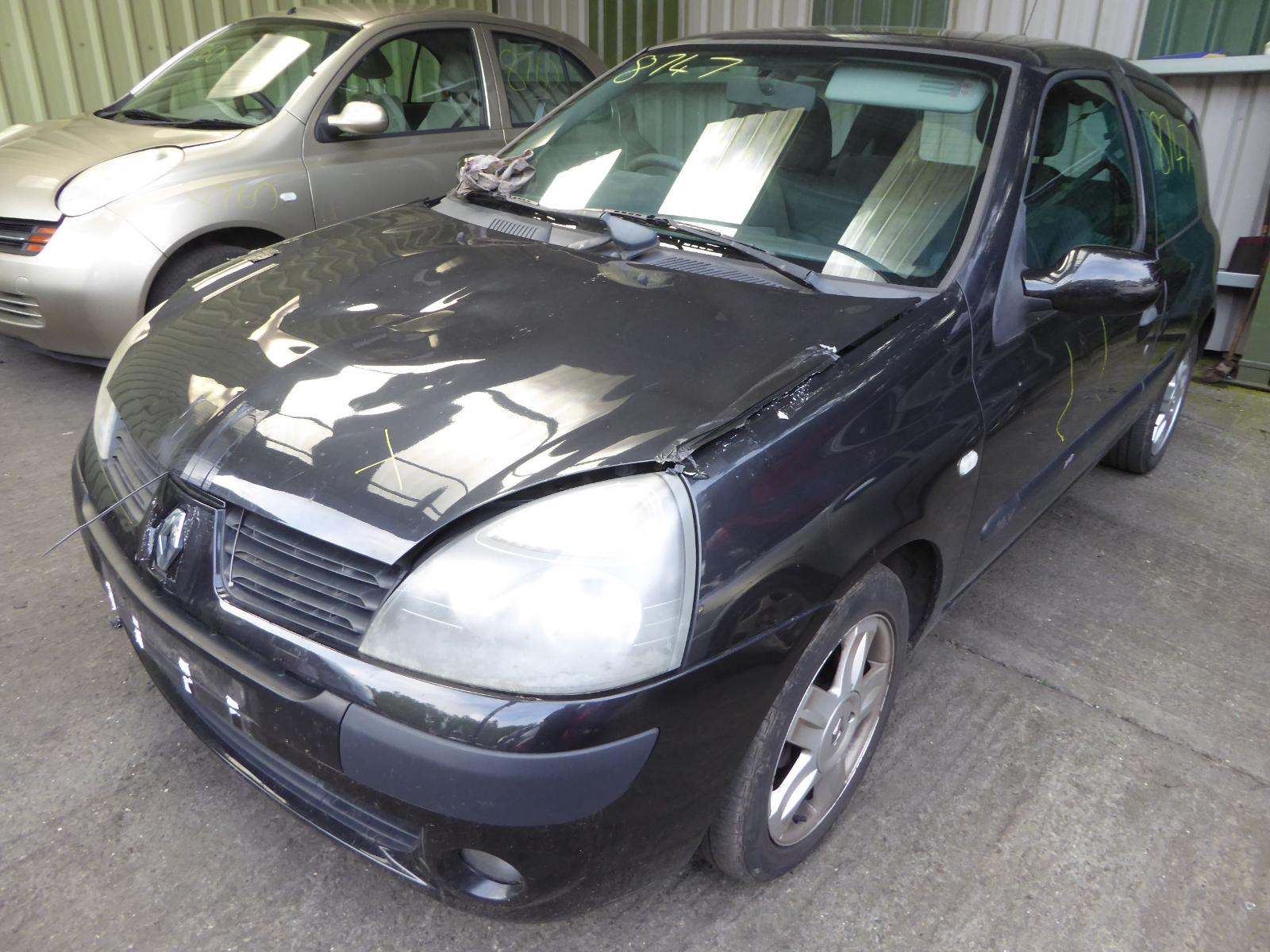 Image for a RENAULT CLIO 2005 3 Door Hatchback
