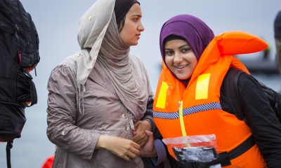Esraa and Safa arrive in Greece.