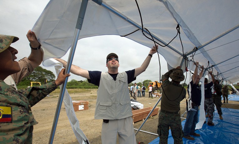 Samaritan’s Purse worked with the Ecuadorian military to set up the Emergency Field Hospital in Chone.