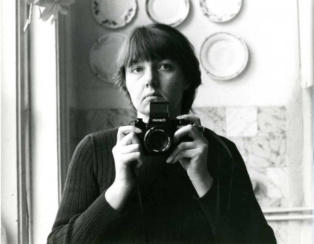 Zelfportret in de badkamerspiegel, 1979 © Helena van der Kraan/Nederlands Fotomuseum/Stedelijk Museum Amsterdam
