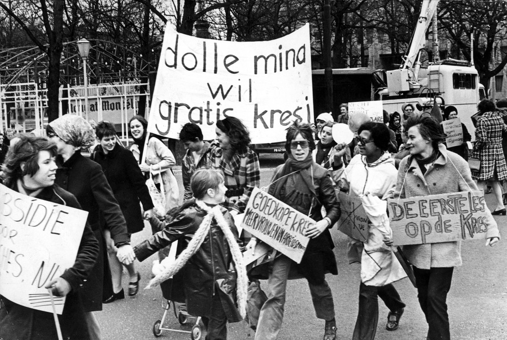 Dolle Minas (“Crazy Minas”) want a free “kresj,” a play on words meaning “crèche” (day nursery), 1970. Ine van der Schaaf/Spaarnestad