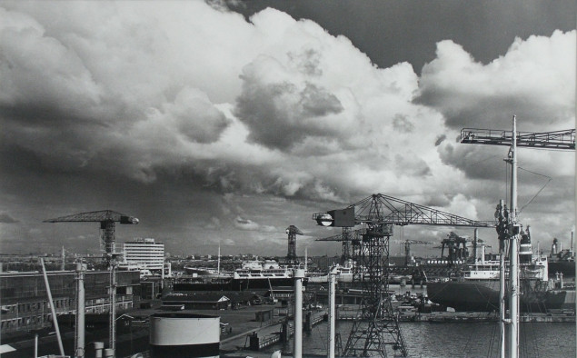 Marinus Boezem, Signing the Sky above the port of Amsterdam by an Aeroplane, 1969, courtesy the artist.