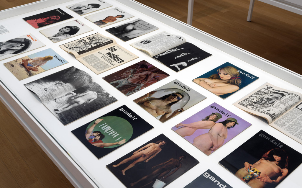 Nude in magazines during the Amsterdam Magisch Centrum exhibition at the Stedelijk Museum Amsterdam. Photo: Gert-Jan van Rooij.