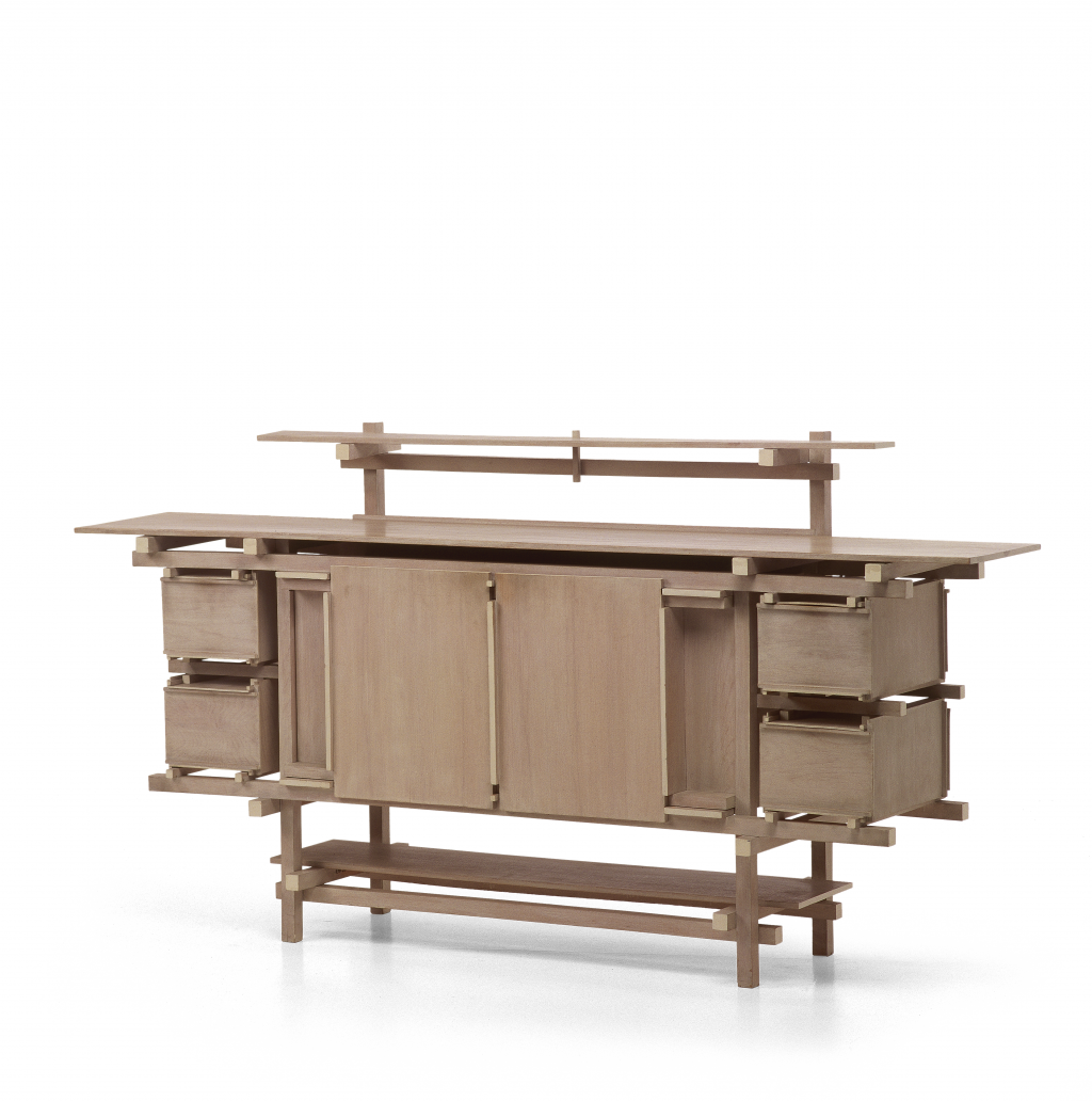 Fig. 5 Gerrit Rietveld, Elling buffet, 1919, 104 × 200 × 45 cm. Het origineel was verloren gegaan bij een brand. Uitgevoerd door G.A. van de Groenekan voor de tentoonstelling ‘De Stijl’