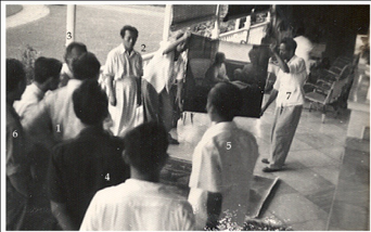 Sukarno with several artists discuss about Trubus’s Painting in Merdeka Palace, Jakarta, 1950s. Documentation of Dullah Museum.