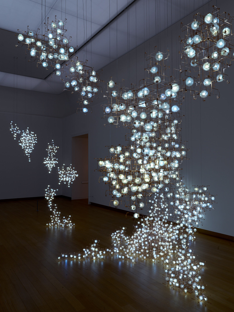 Fragile Future 3, 2009, design installation 2018, left: Fragile Future Chandelier 3.5, courtesy Carpenters Workshop Gallery, London. Fragile Future Chandelier 3.5, collection SMA, acquired with generous support Mondriaan Fund 2015. Photo Gert Jan v Rooij