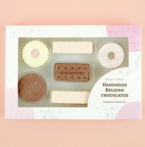 Choc On Choc Npp Cream/Pink/White Chocolate Biscuits