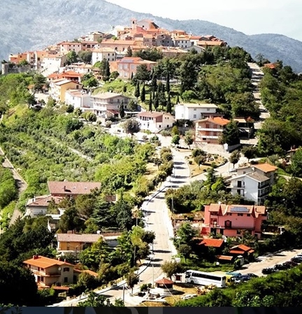 A view of a city Description generated with very high confidence