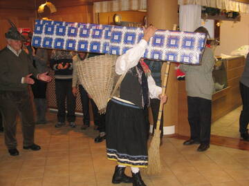 Befana con gli alpini