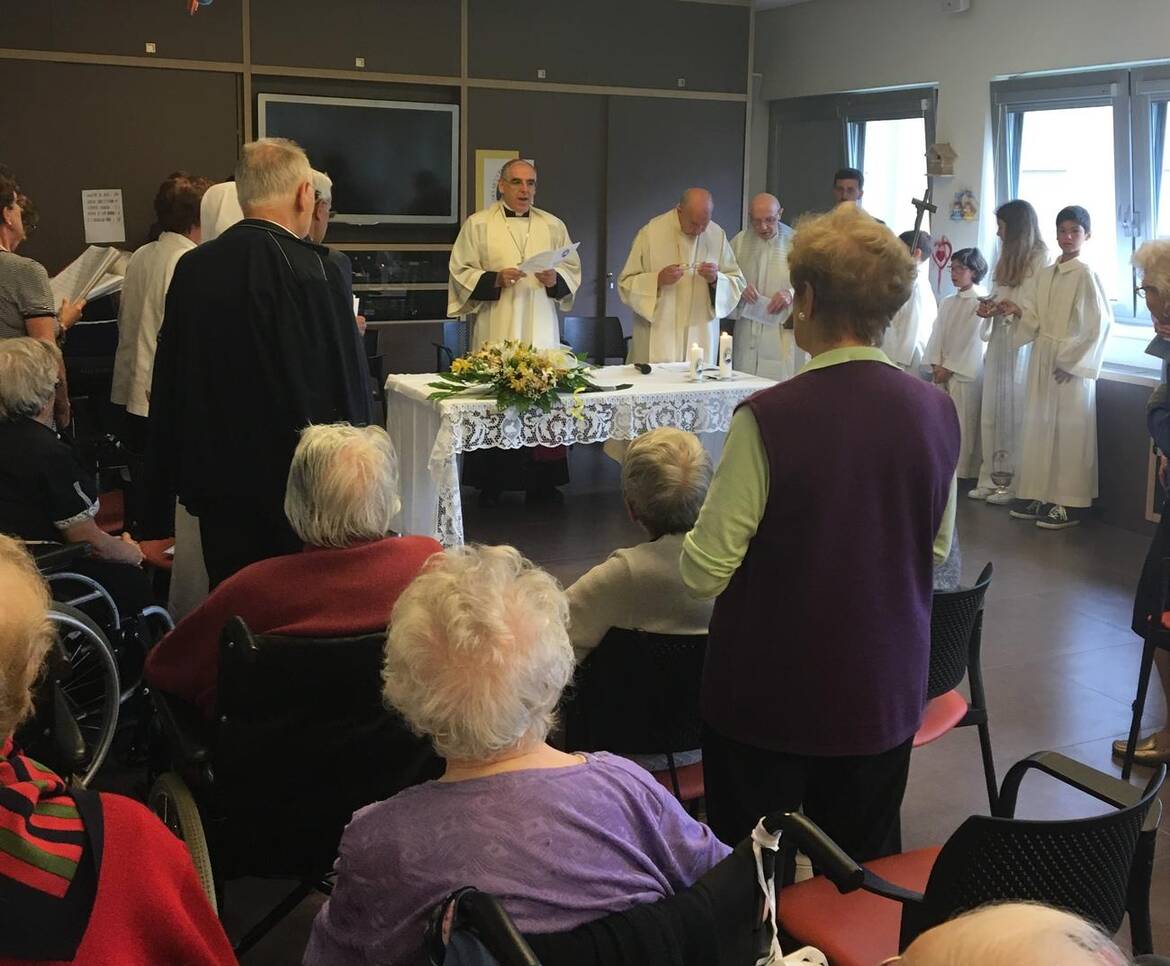 Immagine: Auguri di Natale dell'Arcivescovo Lauro Tisi alle RSA