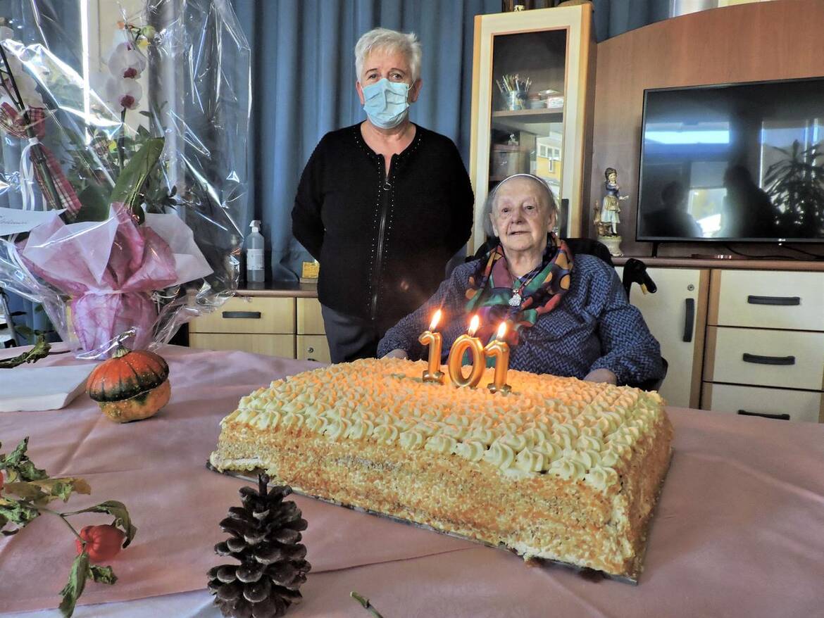Immagine: Festa per i 101 anni della signora Iolanda Bellotti