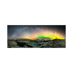 Immagine: Aurora boreale sulle cascate degli Dei in Islanda