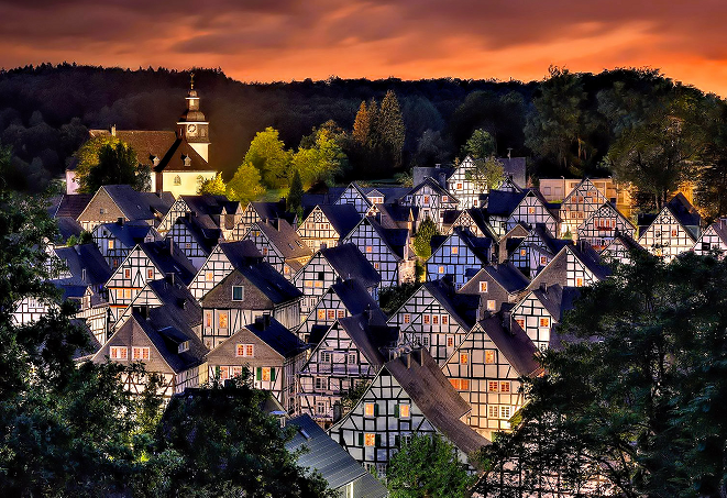 Immagine: Una notte a Freudenberg nel land Renania Settentrionale-Vestfalia in Germania