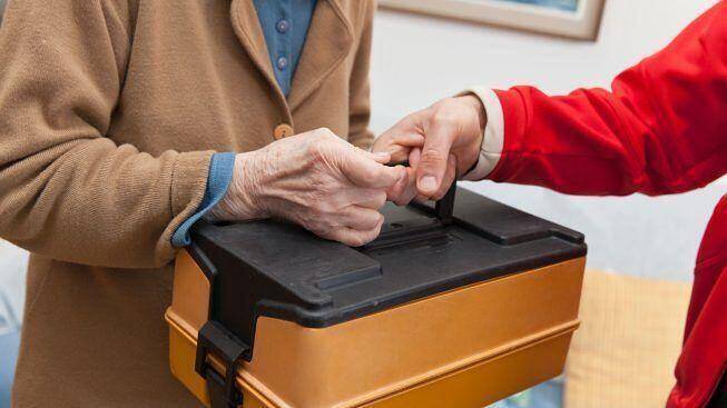 Immagine: Servizio di confezionamento pasti per la consegna a domicilio