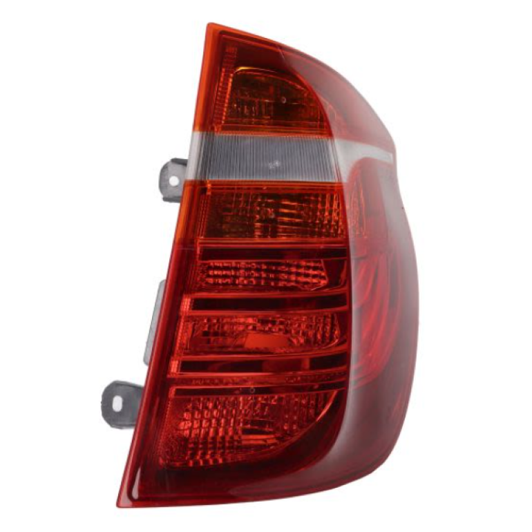 REAR LAMP DRIVERS SIDE RH