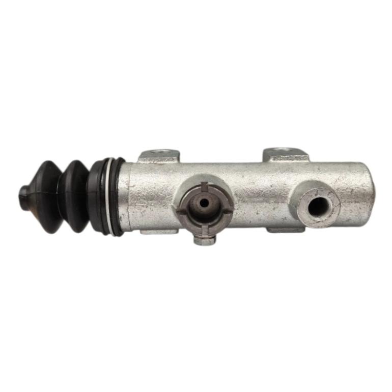 CLUTCH MASTER CYLINDER