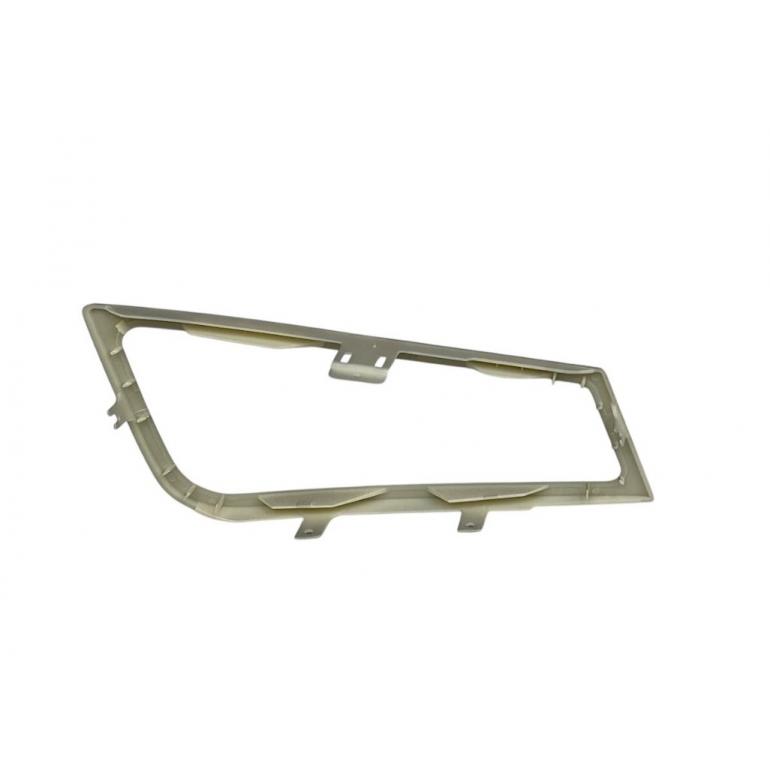 SILVER FOG & SPOT LAMP SURROUND TRIM PASSENGER SIDE LH