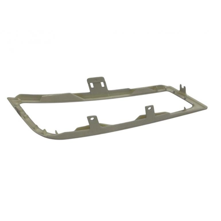 SILVER FOG & SPOT LAMP SURROUND TRIM PASSENGER SIDE LH