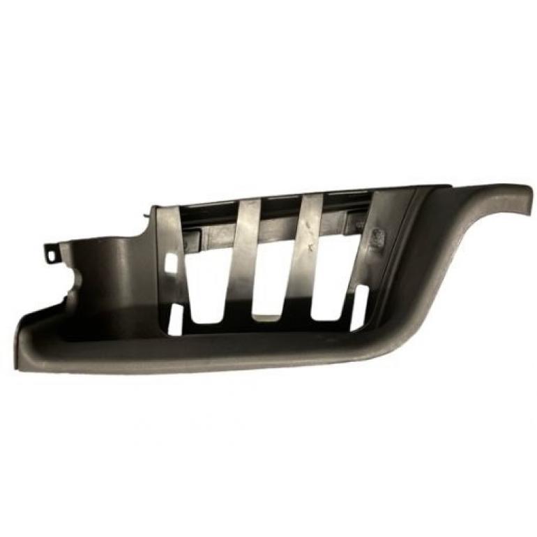 TEXTURED LOWER STEP SURROUND DRIVER SIDE RH